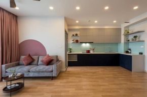 Palm Height 2 bedroom apartment in District 2 with excellent pool next to city center